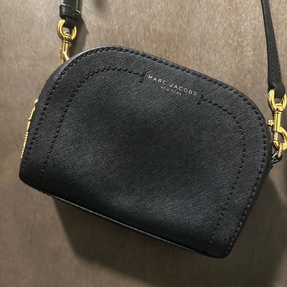 Marc Jacobs Black Leather Crossbody Bag with Minimalist Design